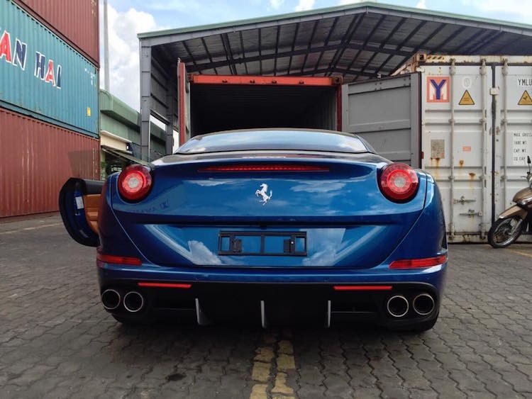 Sieu xe mui tran Ferrari California T “dat chan” toi Viet Nam-Hinh-10